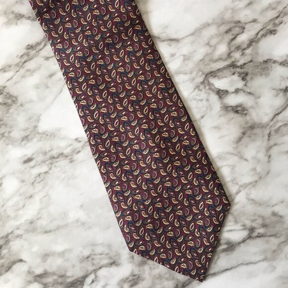 Colorz by Boss Men’s Tie Red and Blue Paisley Inspired Print - Picture 1 of 3